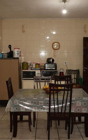 Casa à venda com 224m², 2 quartos e 2 vagasCozinha