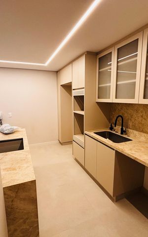 Apartamento para alugar com 124m², 3 quartos e 2 vagas Apartamento para alugar com 124m², 3 quartos e 2 vagasCozinha