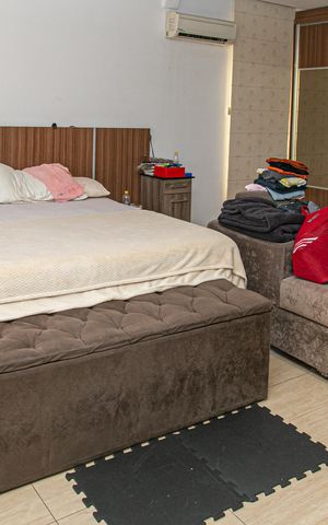 Casa à venda com 800m², 4 quartos e 5 vagas Casa à venda com 800m², 4 quartos e 5 vagasSuíte