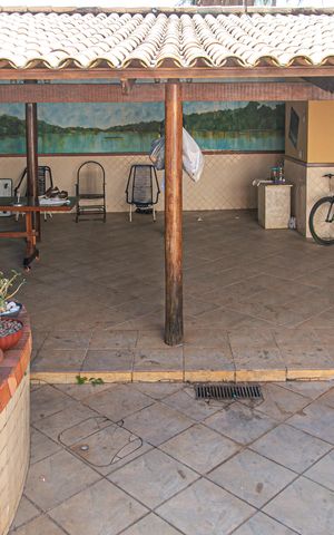Casa à venda com 800m², 4 quartos e 5 vagas Casa à venda com 800m², 4 quartos e 5 vagasÁrea Externa