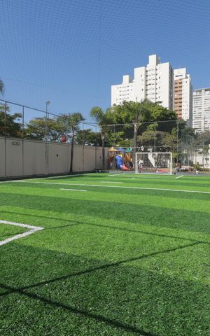 Apartamento à venda com 68m², 2 quartos e 1 vagaCampo esportivo