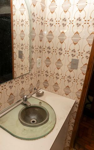 Casa à venda com 200m², 3 quartos e 4 vagas Casa à venda com 200m², 3 quartos e 4 vagasBanheiro social