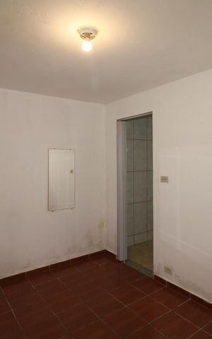Casa para alugar com 25m², 1 quarto e sem vaga Casa para alugar com 25m², 1 quarto e sem vagaQuarto