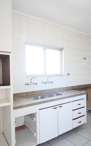 Apartamento para alugar com 234m², 3 quartos e 3 vagasCozinha