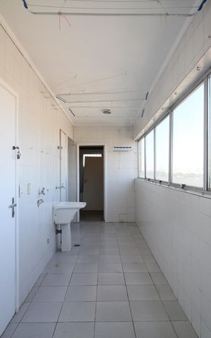 Apartamento para alugar com 234m², 3 quartos e 3 vagasÁrea de Serviço