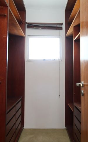 Apartamento para alugar com 234m², 3 quartos e 3 vagasCloset da suíte