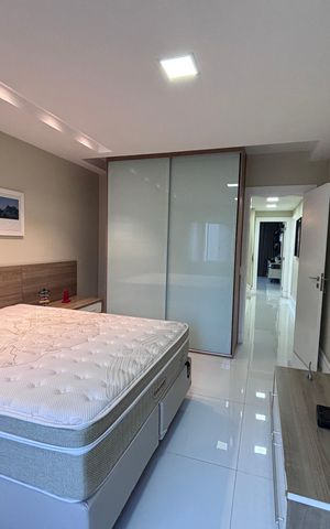 Casa de condomínio à venda com 360m², 4 quartos e 2 vagas Casa de condomínio à venda com 360m², 4 quartos e 2 vagasSuíte 3