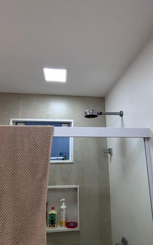 Casa de condomínio à venda com 360m², 4 quartos e 2 vagas Casa de condomínio à venda com 360m², 4 quartos e 2 vagasBanheiro da Suíte 2