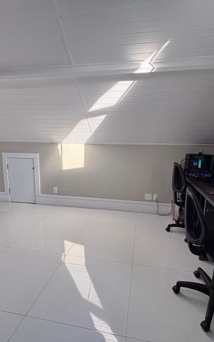 Casa de condomínio à venda com 360m², 4 quartos e 2 vagas Casa de condomínio à venda com 360m², 4 quartos e 2 vagasSuíte 4
