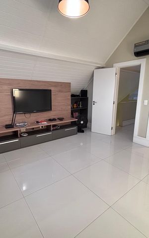 Casa de condomínio à venda com 360m², 4 quartos e 2 vagas Casa de condomínio à venda com 360m², 4 quartos e 2 vagasSuíte 4