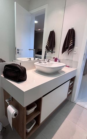 Casa de condomínio à venda com 360m², 4 quartos e 2 vagas Casa de condomínio à venda com 360m², 4 quartos e 2 vagasBanheiro da Suíte 3