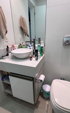 Casa de condomínio à venda com 360m², 4 quartos e 2 vagas Casa de condomínio à venda com 360m², 4 quartos e 2 vagasBanheiro da Suíte 2