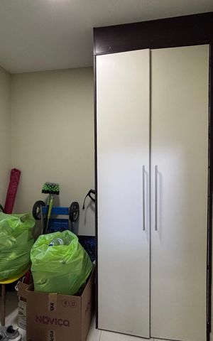 Casa de condomínio à venda com 360m², 4 quartos e 2 vagas Casa de condomínio à venda com 360m², 4 quartos e 2 vagasQuarto de Serviço
