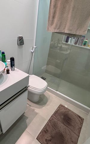 Casa de condomínio à venda com 360m², 4 quartos e 2 vagas Casa de condomínio à venda com 360m², 4 quartos e 2 vagasBanheiro da Suíte 2
