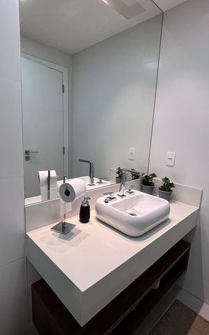 Casa de condomínio à venda com 360m², 4 quartos e 2 vagas Casa de condomínio à venda com 360m², 4 quartos e 2 vagasBanheiro