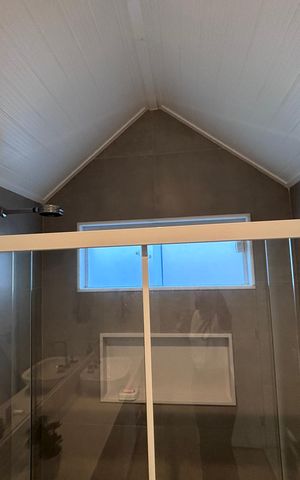 Casa de condomínio à venda com 360m², 4 quartos e 2 vagas Casa de condomínio à venda com 360m², 4 quartos e 2 vagasBanheiro da Suíte 4