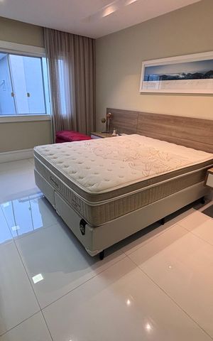 Casa de condomínio à venda com 360m², 4 quartos e 2 vagas Casa de condomínio à venda com 360m², 4 quartos e 2 vagasSuíte 3