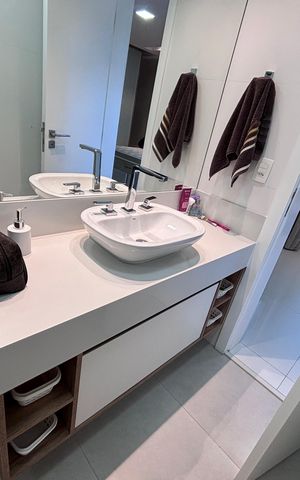 Casa de condomínio à venda com 360m², 4 quartos e 2 vagas Casa de condomínio à venda com 360m², 4 quartos e 2 vagasBanheiro da Suíte 3