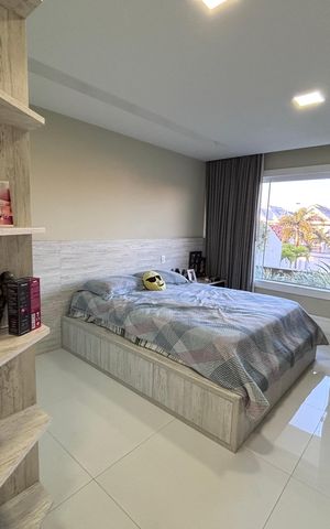 Casa de condomínio à venda com 360m², 4 quartos e 2 vagas Casa de condomínio à venda com 360m², 4 quartos e 2 vagasSuíte 2