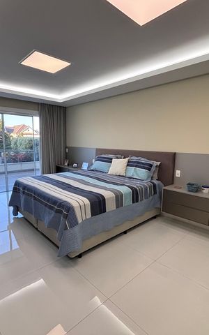 Casa de condomínio à venda com 360m², 4 quartos e 2 vagas Casa de condomínio à venda com 360m², 4 quartos e 2 vagasSuíte 1