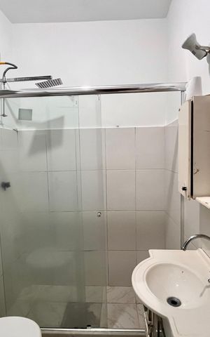 Apartamento à venda com 65m², 2 quartos e sem vaga Apartamento à venda com 65m², 2 quartos e sem vagaBanheiro