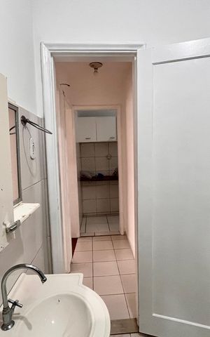 Apartamento à venda com 65m², 2 quartos e sem vaga Apartamento à venda com 65m², 2 quartos e sem vagaBanheiro