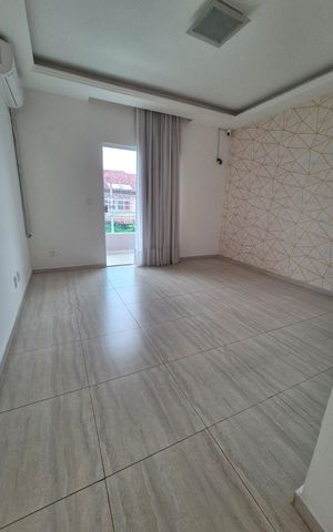 Casa de condomínio à venda com 300m², 5 quartos e 4 vagas