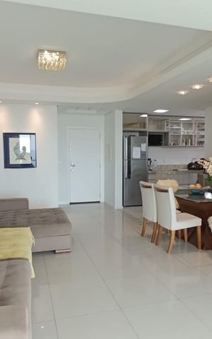 Apartamento à venda com 111m², 3 quartos e 1 vaga Apartamento à venda com 111m², 3 quartos e 1 vagaSala