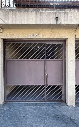Casa à venda com 95m², 2 quartos e 1 vaga Casa à venda com 95m², 2 quartos e 1 vagaFachada