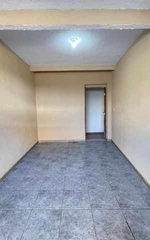 Casa à venda com 95m², 2 quartos e 1 vaga Casa à venda com 95m², 2 quartos e 1 vagaGaragem