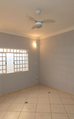 Casa à venda com 150m², 3 quartos e 3 vagas Casa à venda com 150m², 3 quartos e 3 vagasSALA DE ESTAR