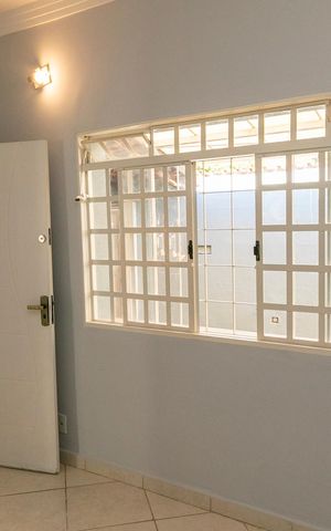 Casa à venda com 150m², 3 quartos e 3 vagas Casa à venda com 150m², 3 quartos e 3 vagasSALA DE ESTAR