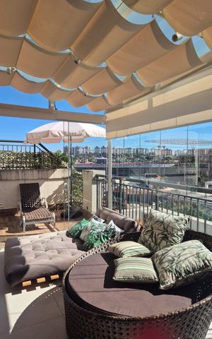 Apartamento à venda com 87m², 1 quarto e 2 vagas Apartamento à venda com 87m², 1 quarto e 2 vagasVaranda