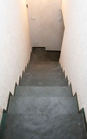 Casa à venda com 147m², 3 quartos e 2 vagasEscada
