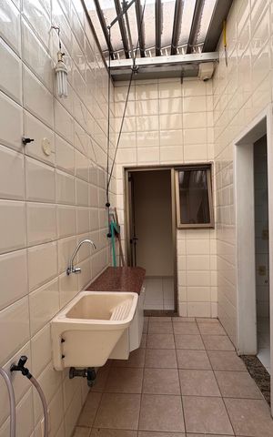 Apartamento à venda com 208m², 4 quartos e 2 vagas Apartamento à venda com 208m², 4 quartos e 2 vagasCozinha e Área de Serviço