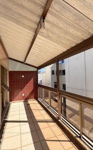 Apartamento à venda com 208m², 4 quartos e 2 vagas Apartamento à venda com 208m², 4 quartos e 2 vagasSuíte 1 - Varanda