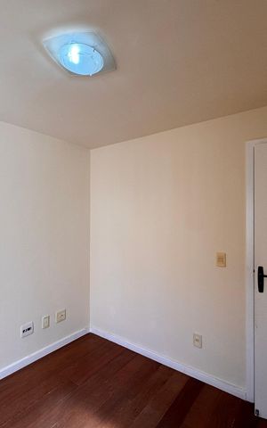Apartamento à venda com 208m², 4 quartos e 2 vagas Apartamento à venda com 208m², 4 quartos e 2 vagasQuarto 1