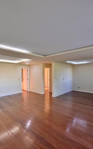 Apartamento à venda com 208m², 4 quartos e 2 vagas Apartamento à venda com 208m², 4 quartos e 2 vagasSala