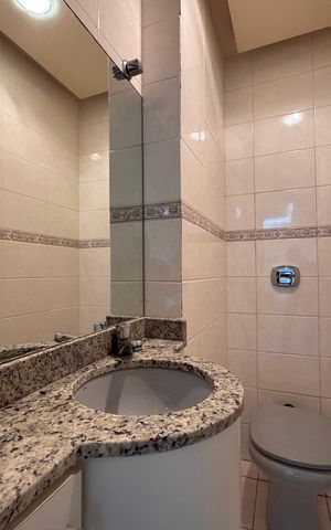 Apartamento à venda com 208m², 4 quartos e 2 vagas Apartamento à venda com 208m², 4 quartos e 2 vagasLavabo