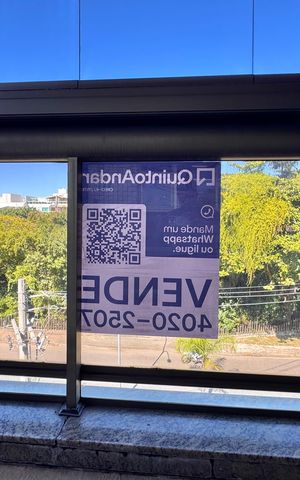 Apartamento à venda com 208m², 4 quartos e 2 vagas Apartamento à venda com 208m², 4 quartos e 2 vagasPlaquinha Quinto Andar