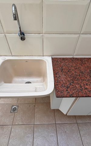 Apartamento à venda com 208m², 4 quartos e 2 vagas Apartamento à venda com 208m², 4 quartos e 2 vagasCozinha e Área de Serviço