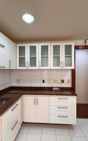 Apartamento à venda com 208m², 4 quartos e 2 vagas Apartamento à venda com 208m², 4 quartos e 2 vagasCozinha e Área de Serviço