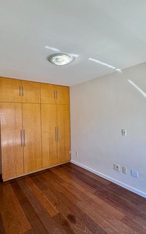 Apartamento à venda com 208m², 4 quartos e 2 vagas Apartamento à venda com 208m², 4 quartos e 2 vagasSuíte 1