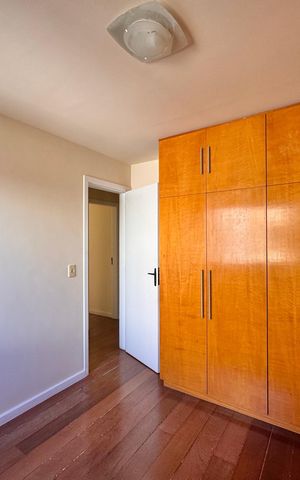 Apartamento à venda com 208m², 4 quartos e 2 vagas Apartamento à venda com 208m², 4 quartos e 2 vagasQuarto 2