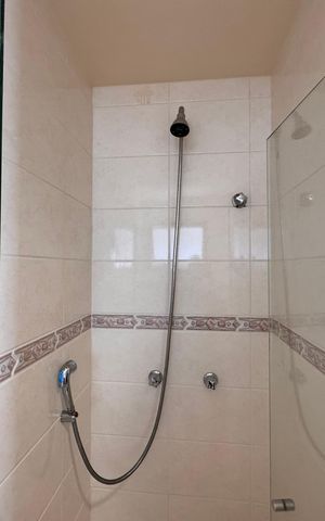 Apartamento à venda com 208m², 4 quartos e 2 vagas Apartamento à venda com 208m², 4 quartos e 2 vagasSuíte 1 - Banheiro