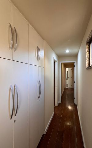 Apartamento à venda com 208m², 4 quartos e 2 vagas Apartamento à venda com 208m², 4 quartos e 2 vagasCorredor
