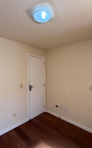 Apartamento à venda com 208m², 4 quartos e 2 vagas Apartamento à venda com 208m², 4 quartos e 2 vagasQuarto 1