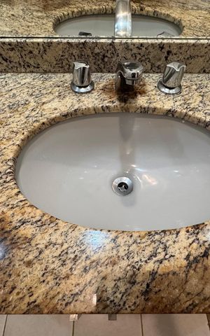 Apartamento à venda com 208m², 4 quartos e 2 vagas Apartamento à venda com 208m², 4 quartos e 2 vagasBanheiro (Social e Suíte)