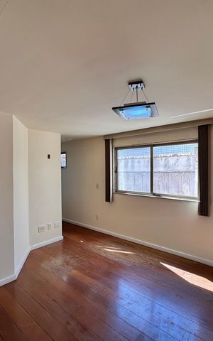 Apartamento à venda com 208m², 4 quartos e 2 vagas Apartamento à venda com 208m², 4 quartos e 2 vagasSala