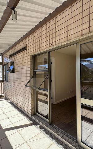 Apartamento à venda com 208m², 4 quartos e 2 vagas Apartamento à venda com 208m², 4 quartos e 2 vagasSuíte 1 - Varanda